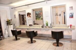 Marrone International Hairstyling