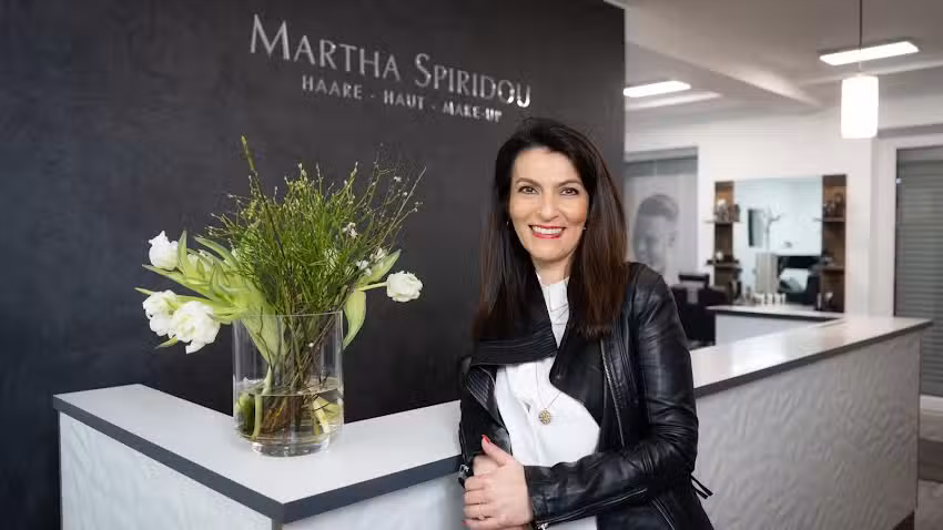 Martha Spiridou Haare Haut Make-up