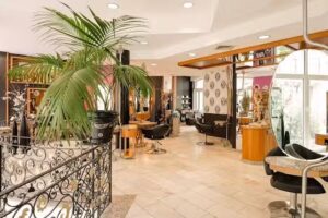 Martina & Josephine Acht &ndash; Friseur & Intercoiffure Salon