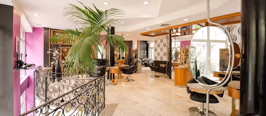 Martina & Josephine Acht &ndash; Friseur & Intercoiffure Salon