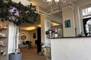 Meryem Anselmi &ndash; Coiffeur