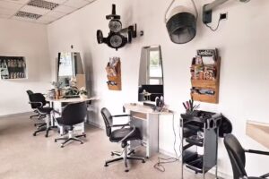 meTimE &ndash; Friseur & Beauty