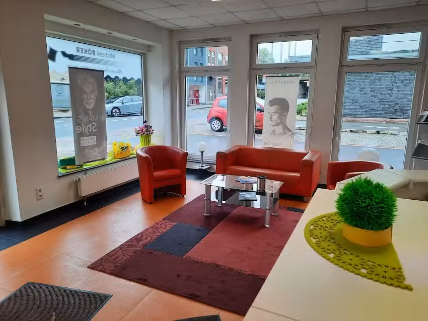 Michael B&ouml;ker Herrenfris&ouml;r im MARTa &ndash; Viertel