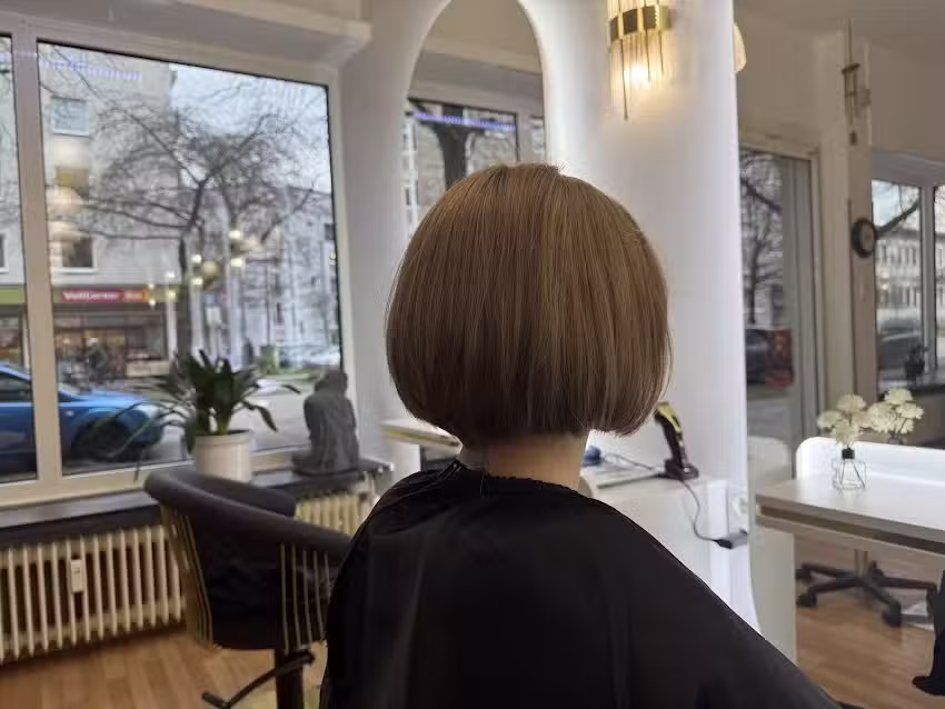 Mira Friseur und Kosmetik Studio