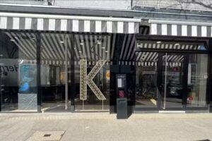 Mod’s Hair Lindenthal & Kerastase Flagship &Head Spa