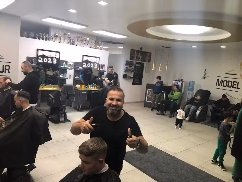 Model Friseur und Barber Shop