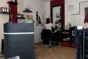 Mona Richter, Friseur Mona