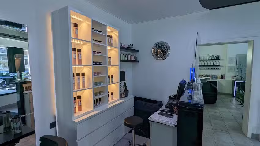 MONIKA GLOGNER &ndash; FRISUREN