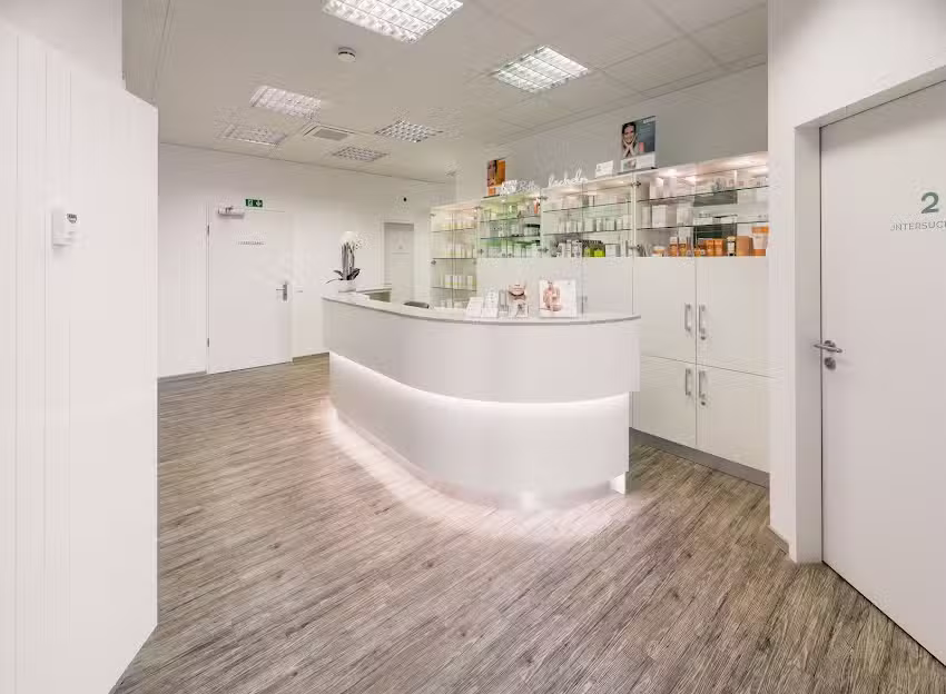 MVZ Haut- und Laserzentrum Bayreuth GmbH, &Auml;rztlicher Leiter: Dr. med. Matthias Suckow