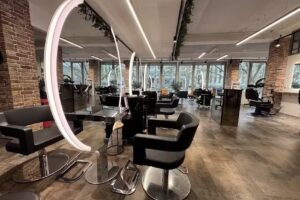 Nadeshda hope bei Parlour & Places