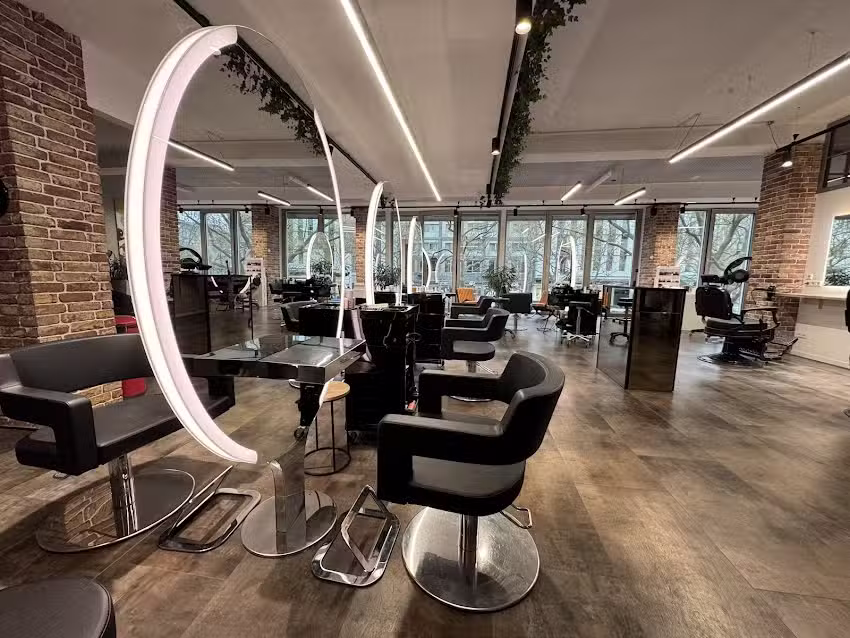 Nadeshda hope bei Parlour & Places