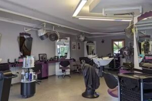 Neue Kompliment Friseur, Kosmetik & Wellness GmbH