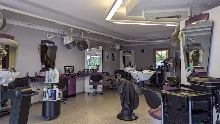 Neue Kompliment Friseur, Kosmetik & Wellness GmbH