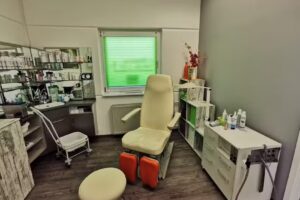 Neue Kompliment Friseur Kosmetik & Wellness GmbH