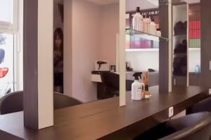 Neue Linie &ndash; Friseur- und Kosmetiksalon