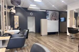 Neue Linie &ndash; Friseur- und Kosmetiksalon