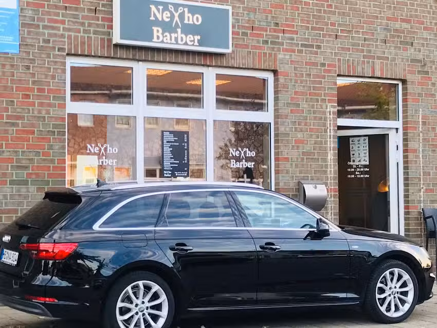 Nexho Barber