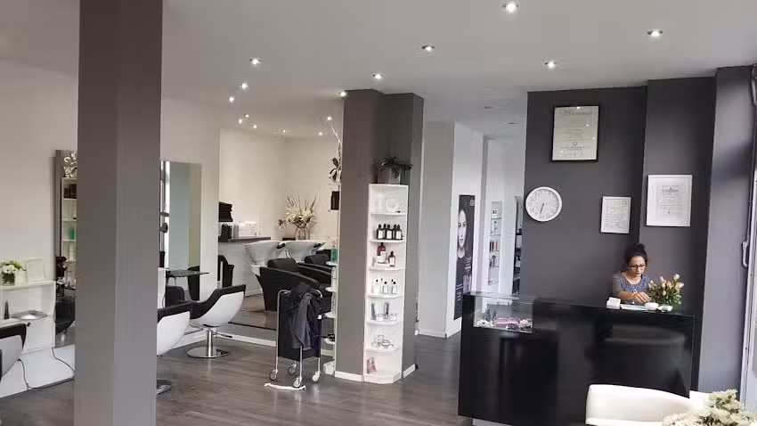 NEZI &ndash; Aus Liebe Zum Haar