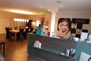 Nicolas Z&ouml;llner Friseure/Kosmetik