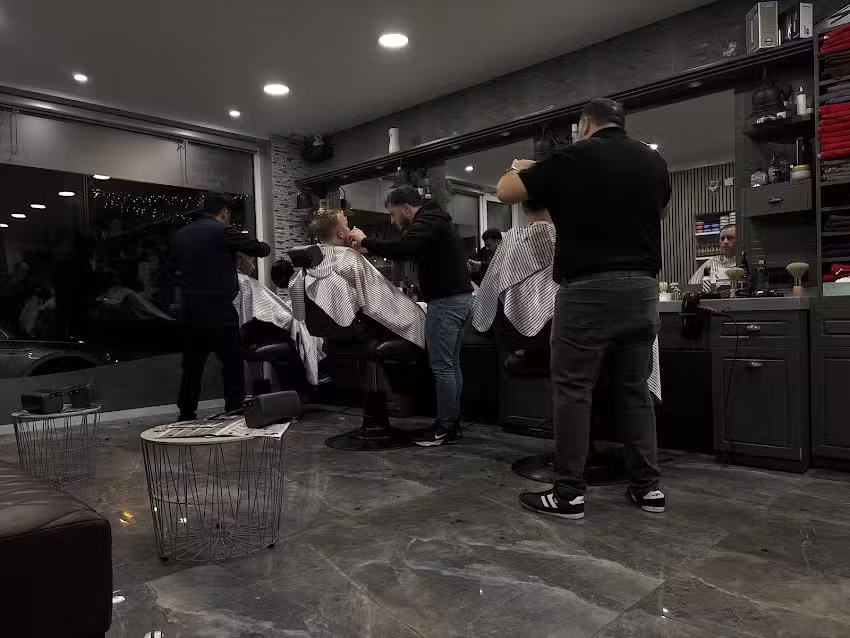 Pinar&rsquo;s Haarstudio/ Damen&Herren Friseur Salon