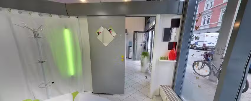 Professionelles Waxing & Laser Yvesay &ndash; Freiburg