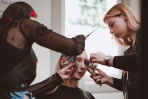 &bdquo;R&auml;uberh&ouml;hle&ldquo; Haarschneider und R&auml;uber