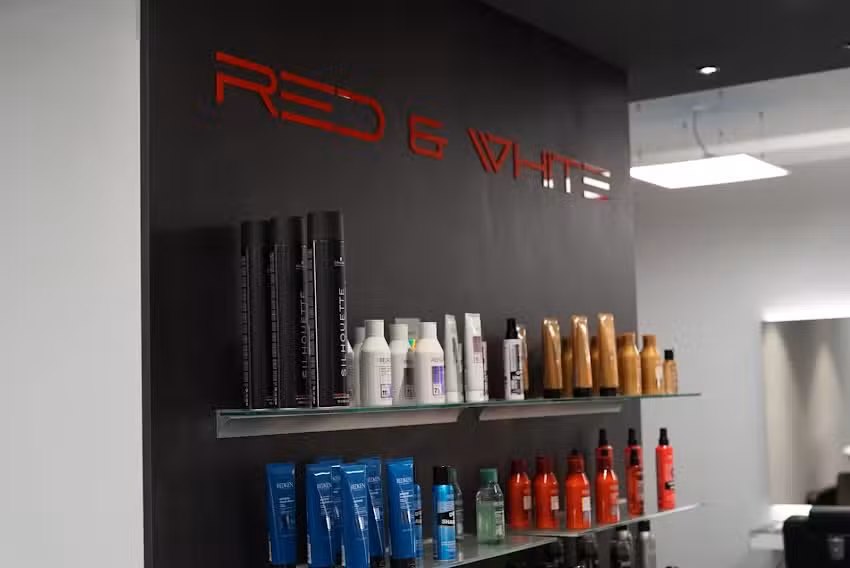 Red And White Friseursalon Essen