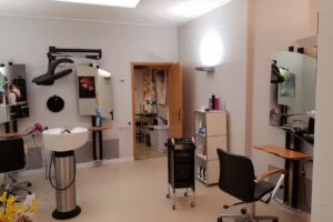 Renate Kemle, &sbquo;Friseur am Marktplatz&lsquo;