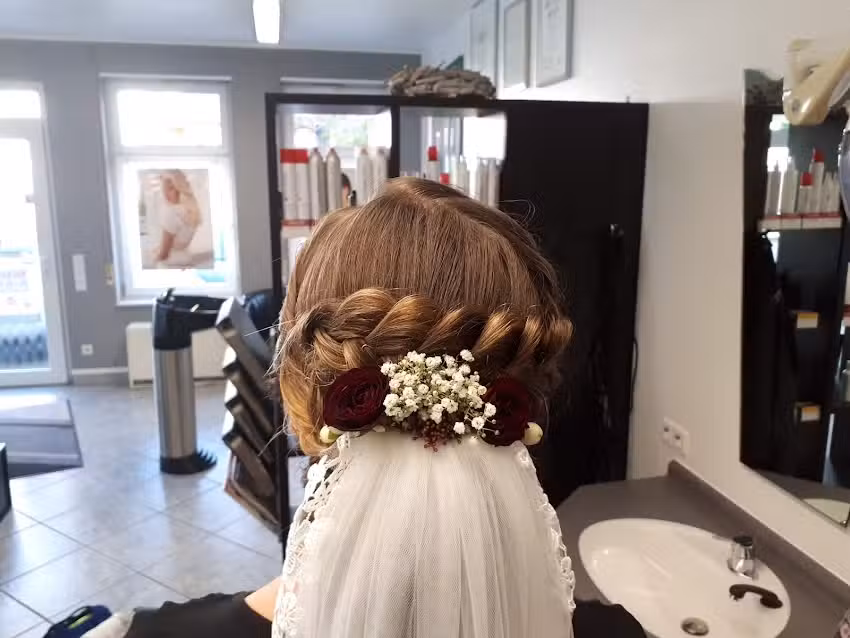 RENDEZ VOUS FRISEUR UND KOSMETIK STUDIO