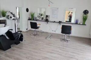 Roland, s Haarstudio