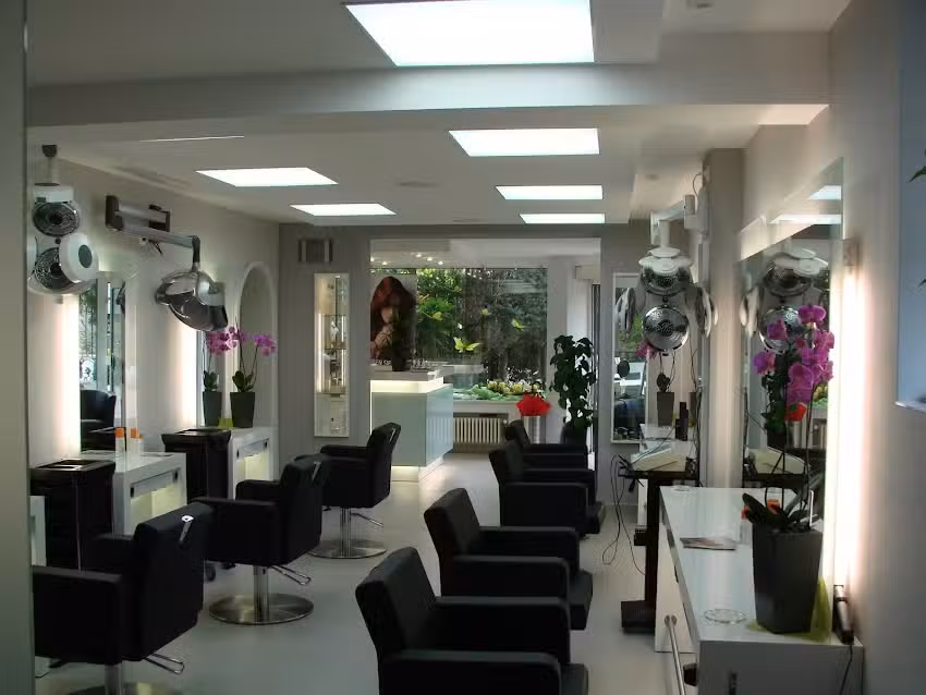 Rosaly Friseur & Kosmetik-Welt