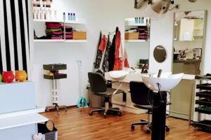 Rosenhof Haar und Nagel