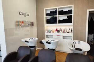 Sabine Leonhard, Friseurmeisterin