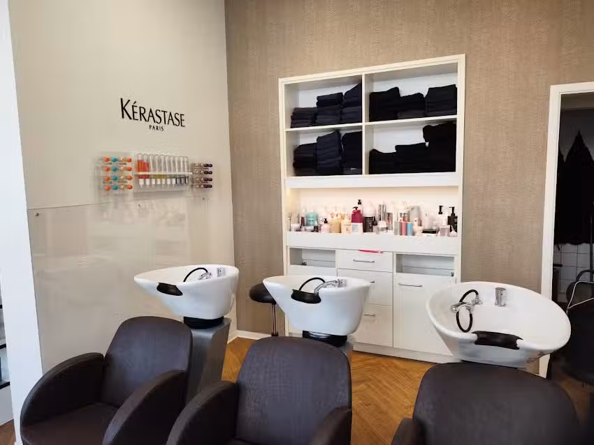 Sabine Leonhard, Friseurmeisterin