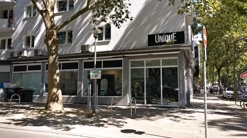 Sabrina Chidolu &ndash; UniquE-Art Friseure