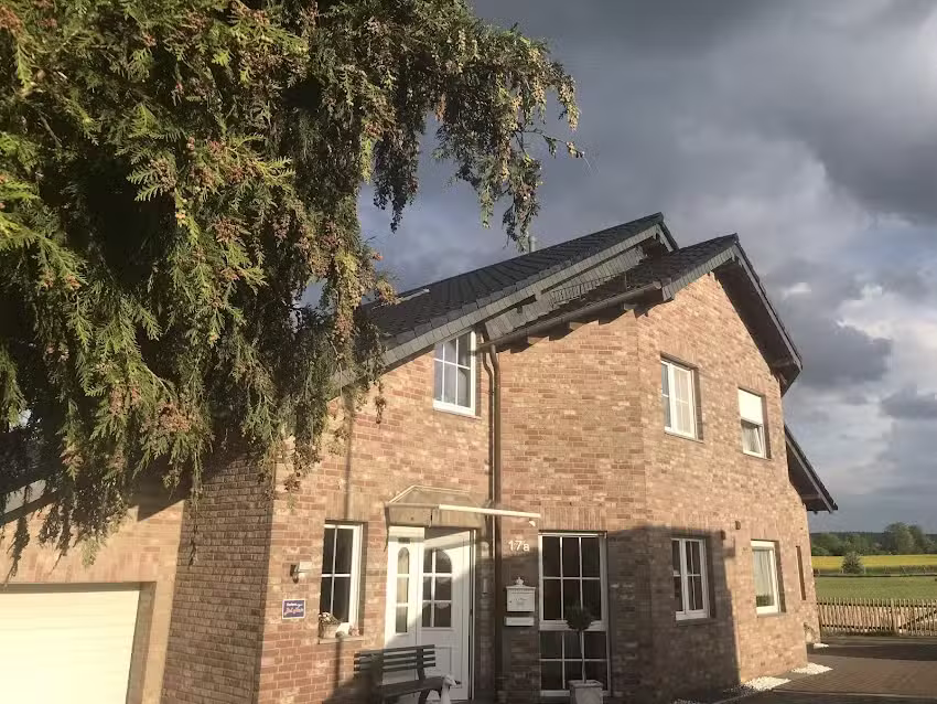 Salon Bel Hair, Friseurmeisterin F. Gille&szlig;en