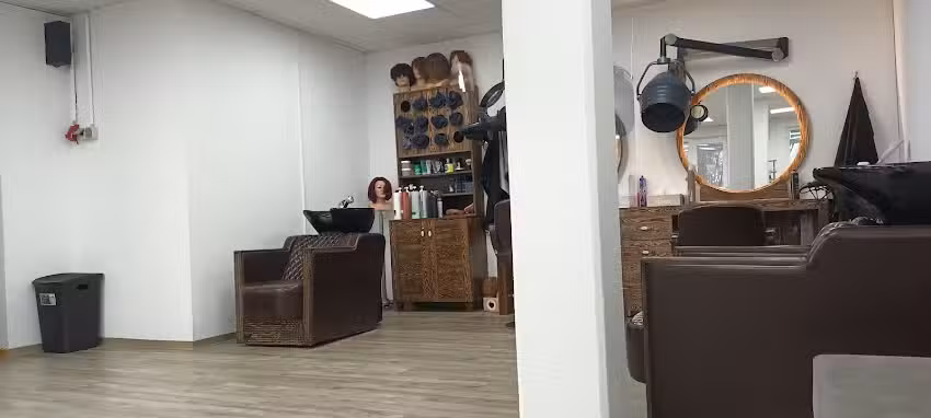 Salon Chaarisma Moordorf