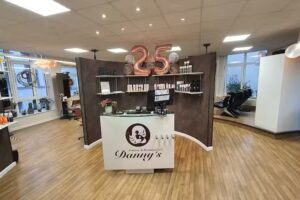 Salon &bdquo;𝓓𝓪𝓷𝓷𝔂&rsquo;𝓼&ldquo; in Wismar &ndash; Ihr Friseur und Beauty-Experte