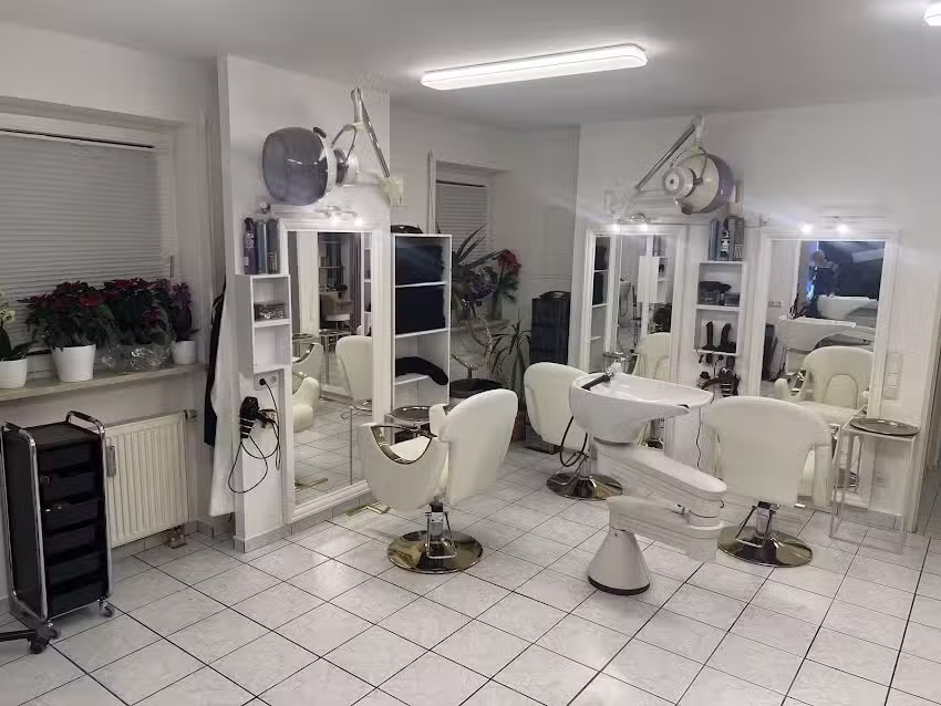 Salon Haarscharf
