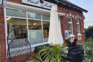 Salon Head-Hunters by Daniel Schuster