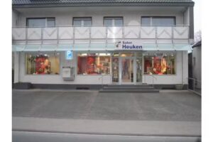SALON HEUKEN