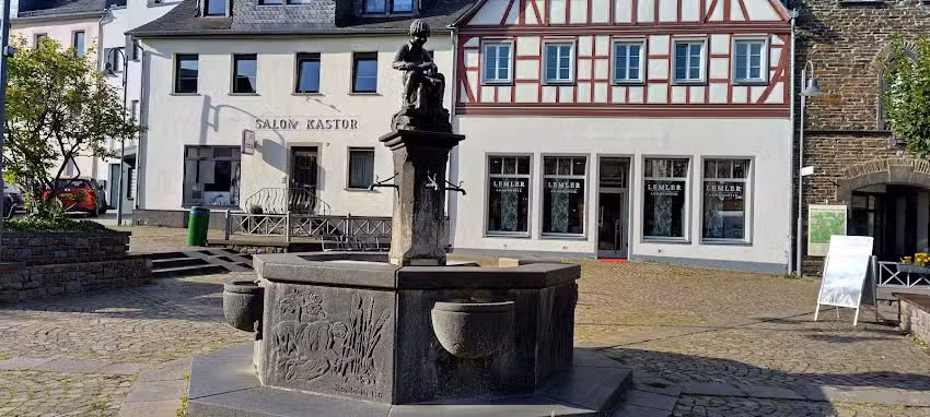 Salon Kastor by Yvonne