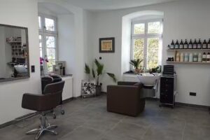Salon Melly | Friseur + Ohrlochstechen Ostritz