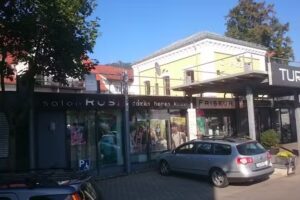 Salon Rosi by Jenny Kroiss