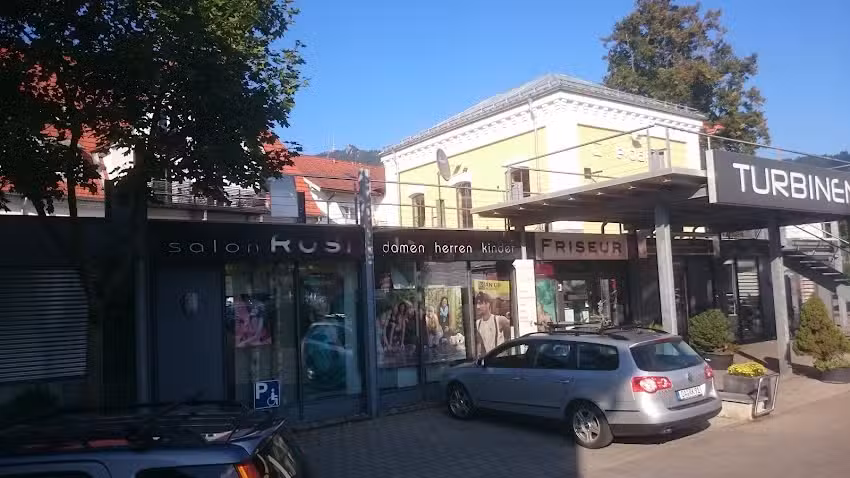 Salon Rosi by Jenny Kroiss