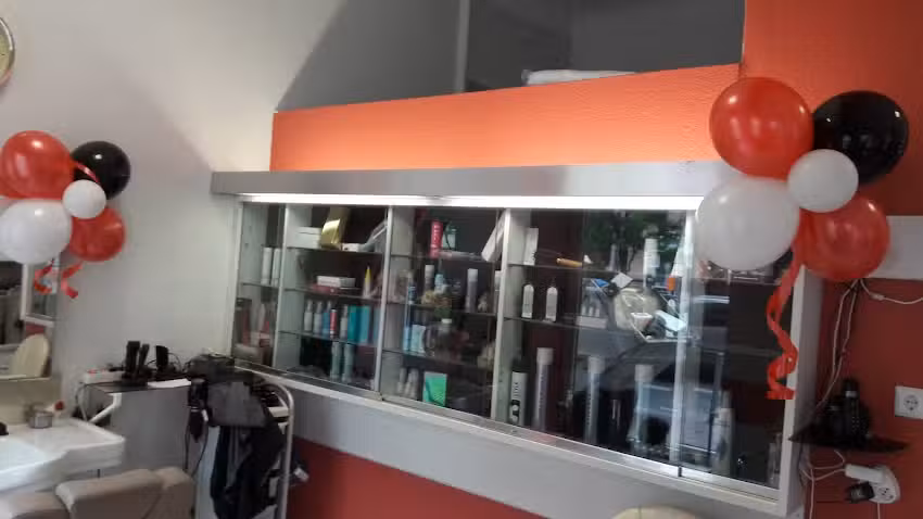 Salon Sharaf und B&uuml;ttner