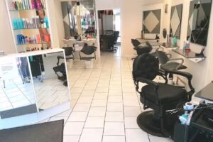 Salon Side