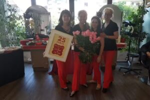 Salon Vis-a-Vis Hair, Nail and Beauty