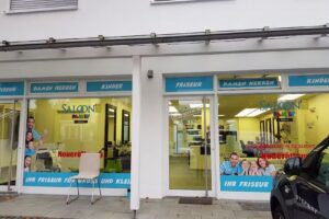 SALOONS FAMILY &ndash; Poing