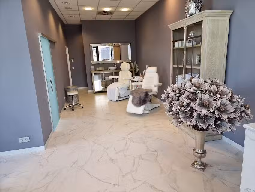 SB COSMETIC&VISAGISTIC